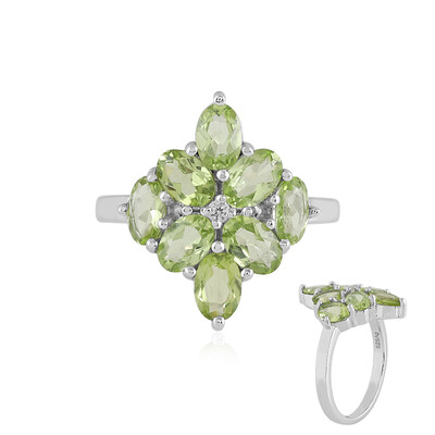 Zilveren ring met peridoots