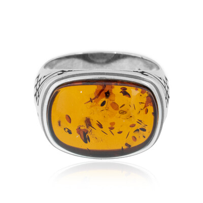 Zilveren ring met een Baltische barnsteen (dagen)