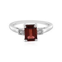 Zilveren ring met een Mozambique granaat