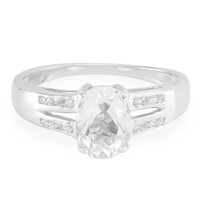 Zilveren ring met een petaliet