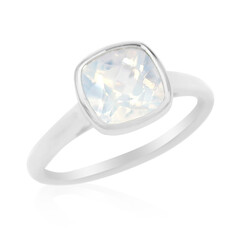 Zilveren ring met een maan blauwe kwarts