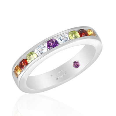 Zilveren ring met granaten