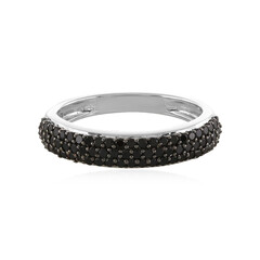 Zilveren ring met zwarte spinelstenen