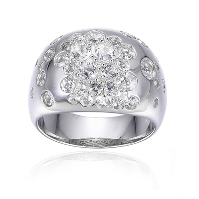 Zilveren ring met een witte topaas