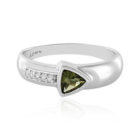 Zilveren ring met een moldaviet