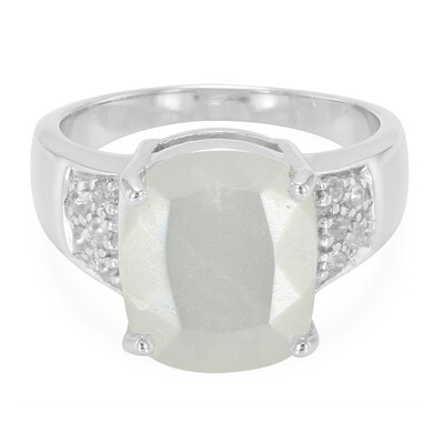 Zilveren ring met een witte maansteen