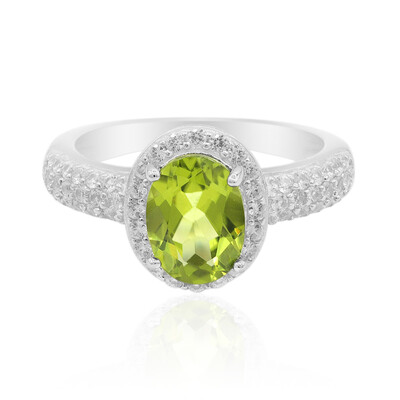 Zilveren ring met een peridoot