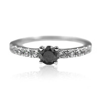 Zilveren ring met een zwarte diamant