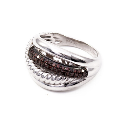 Zilveren ring met rode diamanten