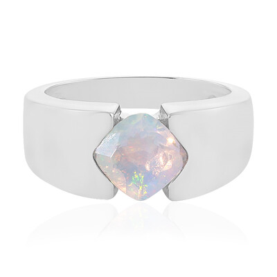 Zilveren ring met een Welo-opaal