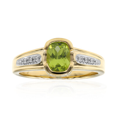Gouden ring met een Arizona-peridoot (Amanda Adkins)
