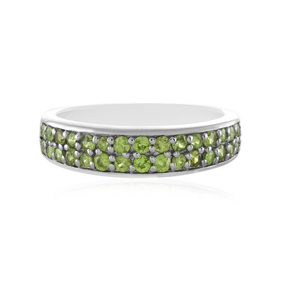 Zilveren ring met Russische demantoïdes
