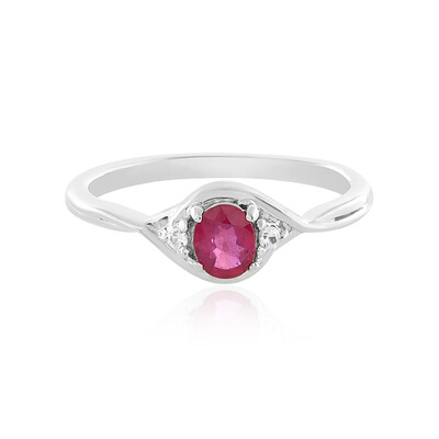 Zilveren ring met een Bemainty robijn