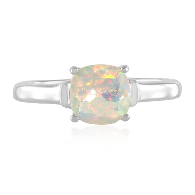 Zilveren ring met een Welo-opaal