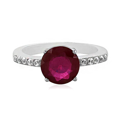 Zilveren ring met een Madagaskar Robijn