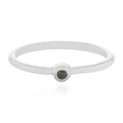 Zilveren ring met een groene diamant