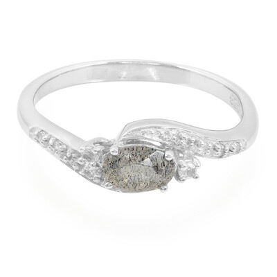 Zilveren ring met een labradoriet