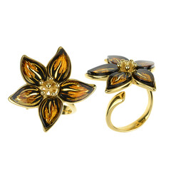 Zilveren ring met Baltische barnsteen