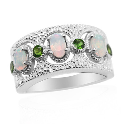 Zilveren ring met Welo-opalen