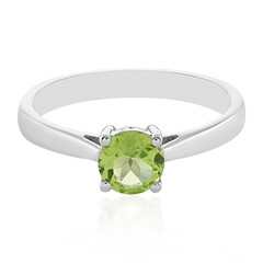 Zilveren ring met een peridoot