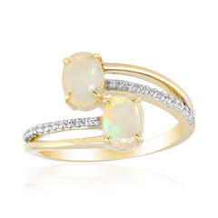 Gouden ring met Braziliaanse witte opalen