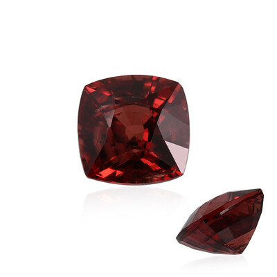 Edelsteen met een roze zirkoon