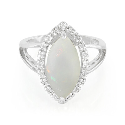 Zilveren ring met een Welo-opaal