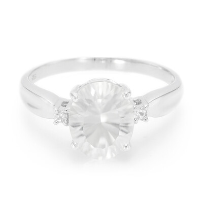 Zilveren ring met een petaliet