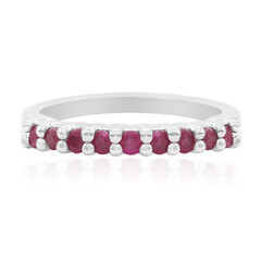Zilveren ring met robijnen