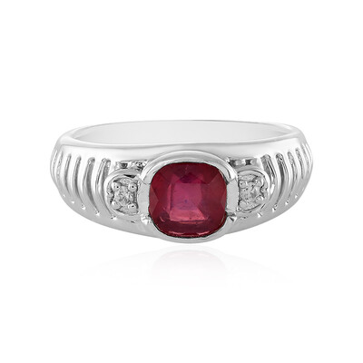 Zilveren ring met een Madagaskar Robijn