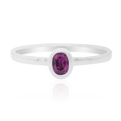 Zilveren ring met een rhodliet