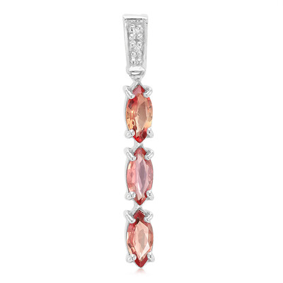 Zilveren hanger met avondrode robijn