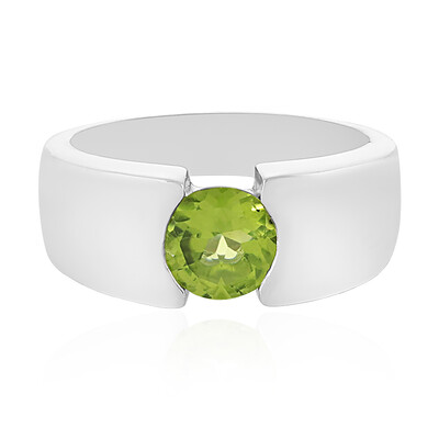 Zilveren ring met een peridoot