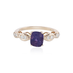 Gouden ring met een Onverhitte Luc Yen saffier (AMAYANI)