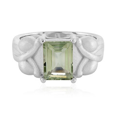 Zilveren ring met een groene amethist