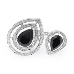 Zilveren ring met een zwarte spinel