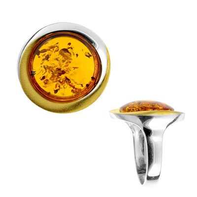 Zilveren ring met een Baltische barnsteen (dagen)