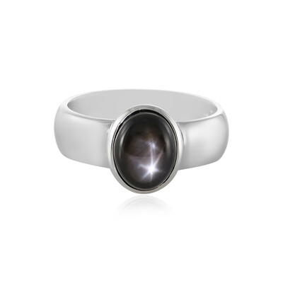 Zilveren ring met een zwarte ster saffier