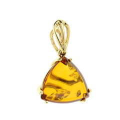 Gouden hanger met een Baltische barnsteen