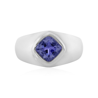 Zilveren ring met een tanzaniet