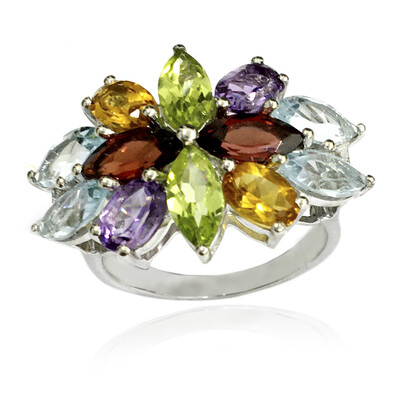 Zilveren ring met hemel-blauwe topaasstenen