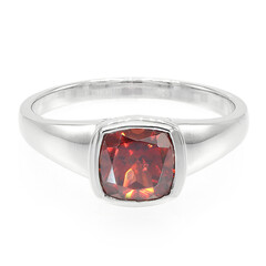 Zilveren ring met een Mozambique granaat