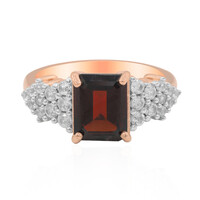 Zilveren ring met een granaat