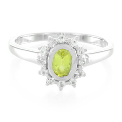 Zilveren ring met een groene saffier