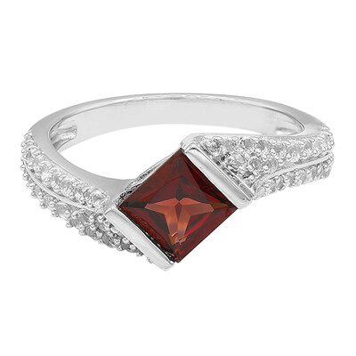 Zilveren ring met een Mozambique granaat