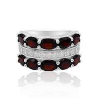 Zilveren ring met granaten
