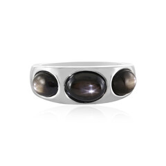 Zilveren ring met een zwarte ster saffier