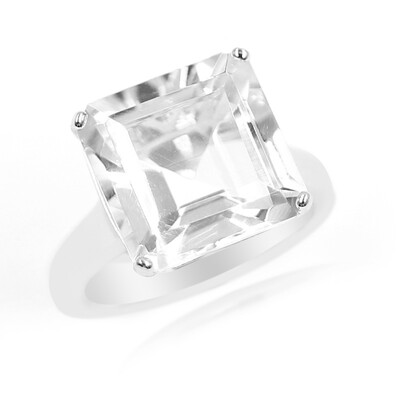 Zilveren ring met een witte kwarts