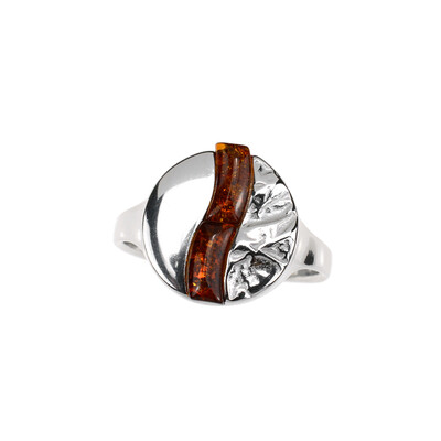 Zilveren ring met Baltische barnsteen (dagen)
