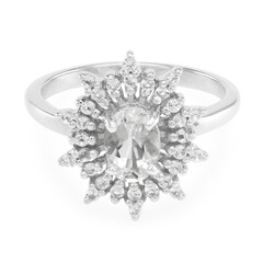 Zilveren ring met een petaliet